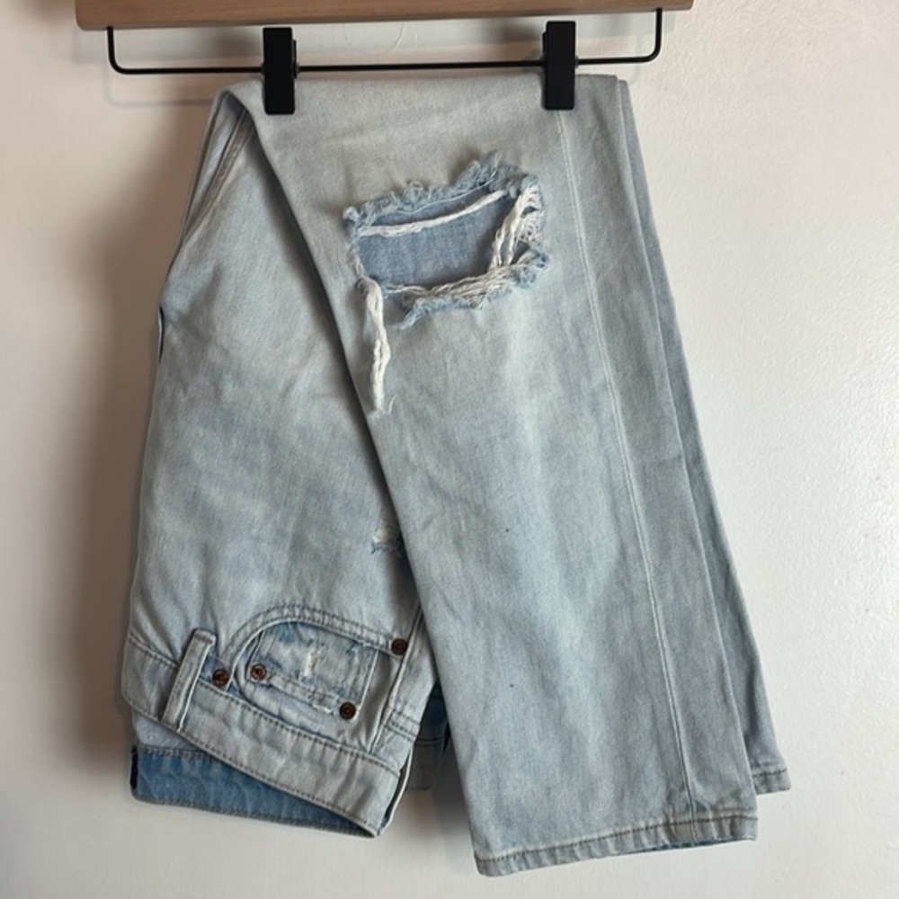 Gap Light Wash Distressed Boyfriend Jeans 00 / 24P - Picture 9 of 11